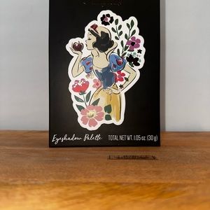 Brand new! Snow White and the seven dwarfs eyeshadow palette.